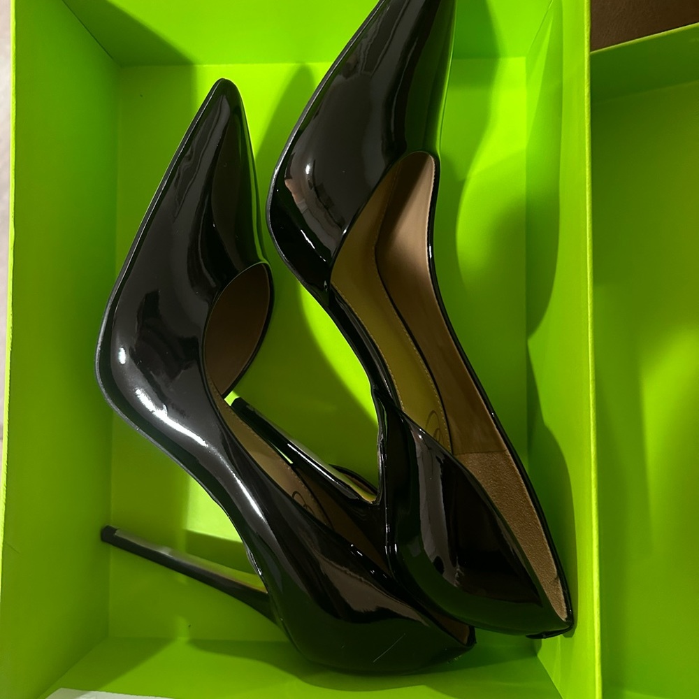 San Edelman. Never worn. Description in photos